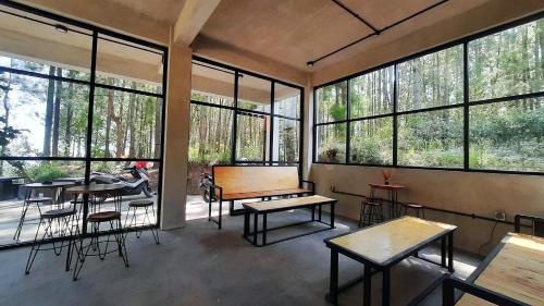 Restorāns, Bromo Dormitory and Camp in Bromo