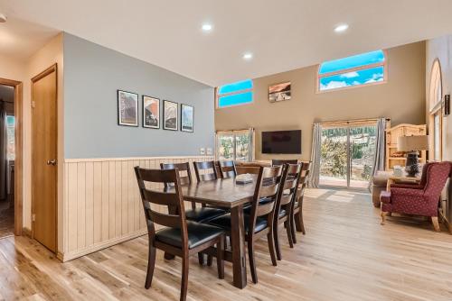 NEW LISTING! Fox Crossing home in Alma, USA