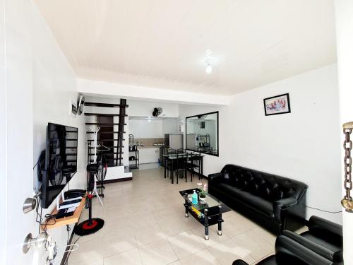 . Calapan City Guest House Transient in a Subdivision near Malls L41