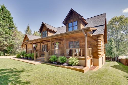 Spacious Horse Shoe Vacation Rental with Game Room! in Horse Shoe, Vereinigte Staaten von Amerika