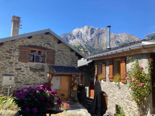 chalet st michel de maurienne gîte à louer La Villette