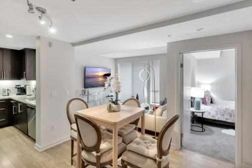 5 Heart of Santa Monica apartment, Los Angeles (fotografie 6)