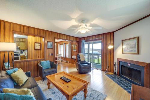 Cozy Family Condo with Pool Access and Ski Slope Views - Apartment - Beech Mountain