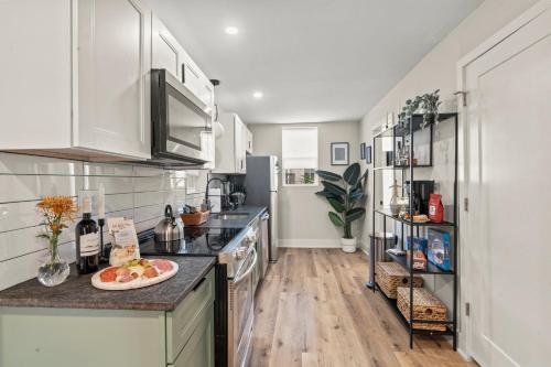 1 BR Passyunk Ave Stunner- Perfect Location