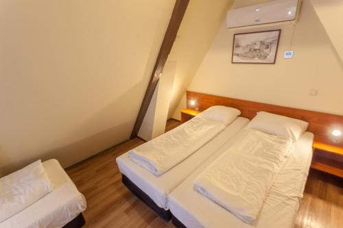 A-Train Hotel - image 3