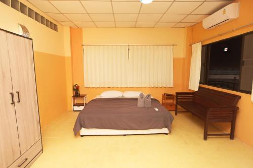Holiday Phangan - Hostel & Bar Room Type - Deluxe Family Room