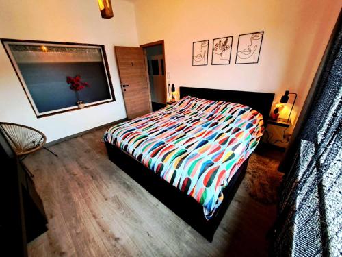 Chambre dans une maison d'hote in 昂格勒爾