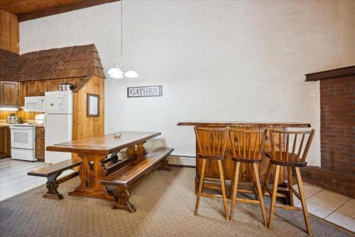 Spacious Townhouse Great for large groups family Snow Flake in Killington, USA