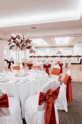 Bushtown Hotel & Spa - image 7