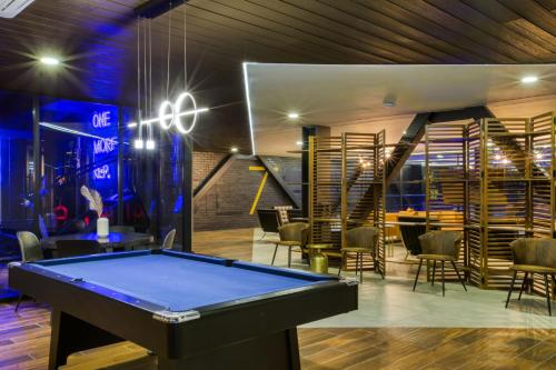 Downtown Designer Apartments by ULIV photo 3