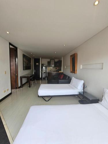498969391 Hotel 104 Art Suites