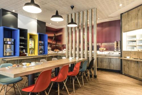 Restaurant, Ibis Bordeaux Centre Bastide near Pont De Pierre