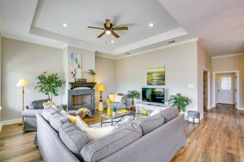 Spacious Texas Escape with Fireplace, Yard and Patio! in Cleburne, USA