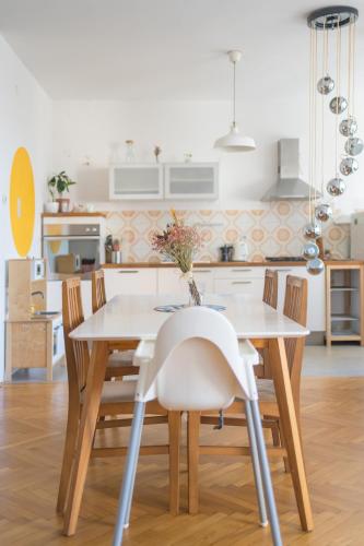 Family apartment in the city centre - FREE parking garage, Lublaň (fotografie 5)