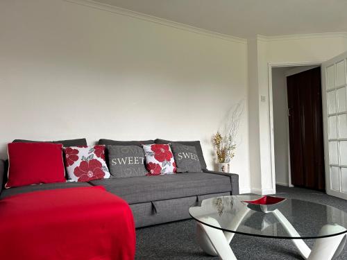 Cosy 2 Bedroom House with Parking in Oxford