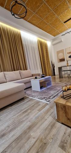 LUXURY APARTMENT, Tirana