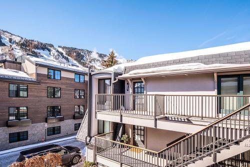 Chateau Dumont Unit 9 - image 11