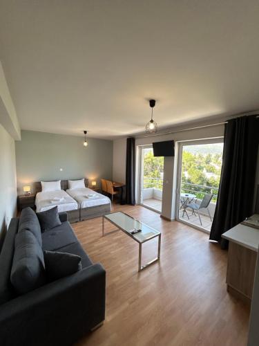 Peania Domus Room Type - Quadruple Room with Private Bathroom