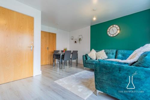 Luxury Birmingham City Centre Townhouse with BALCONY- Sleeps 10 - FREE Parking - Perfect for Contractors, Business Travellers, Families and other Groups - Near Bullring, Newstreet, Selfridges, NEC, NIA & Birmingham airport, Birmingham (fotografie 9)