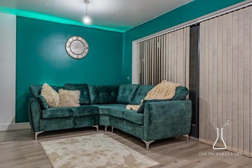Luxury Birmingham City Centre Townhouse with BALCONY- Sleeps 10 - FREE Parking - Perfect for Contractors, Business Travellers, Families and other Groups - Near Bullring, Newstreet, Selfridges, NEC, NIA & Birmingham airport, Birmingham (fotografie 8)
