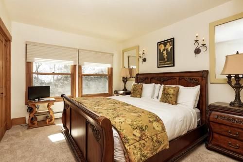 Durant Unit D3, Condo with Floor-to-Ceiling Windows, Fireplace, and more, Aspen (fotografie 4)