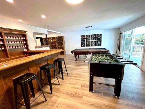 Spacious 4BR in Los Angeles in Los Angeles, USA