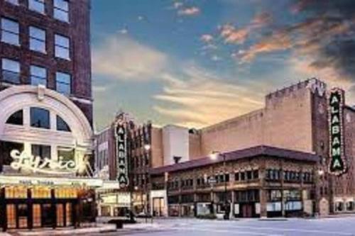 Trendy Condo! Close to everthing Downtown in Birmingham, USA