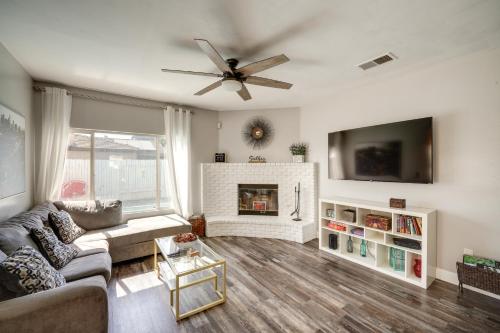 Pet-Friendly Family House with Pool and Backyard photo 1