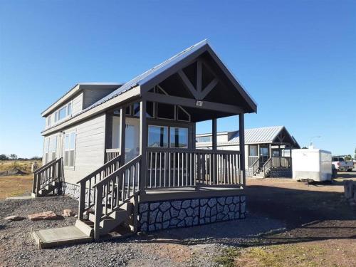 091 Star Gazing Tiny Home near Grand Canyon South Rim Sleeps 8