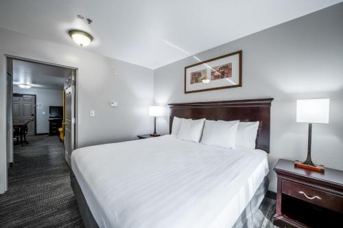 Country Inn & Suites by Radisson, Ontario at Ontario Mills, CA