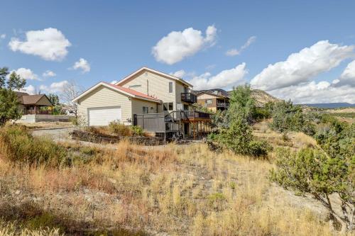 Vernal Home - 19 Mi to Dinosaur National Monument!