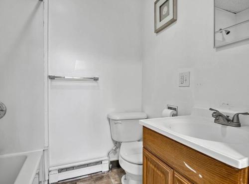 Midtown 1BR: Downtown HBG Hub