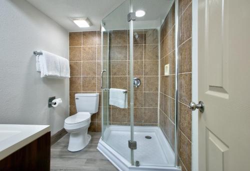 Ramada by Wyndham Diamondhead I-10 Gulfport - image 2