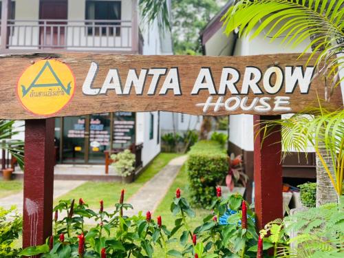 Lanta Arrow House