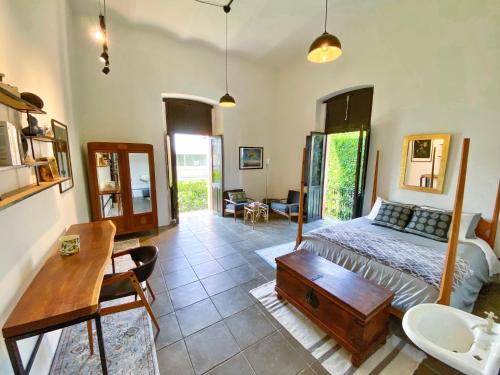 2 bedrooms, 4 beds