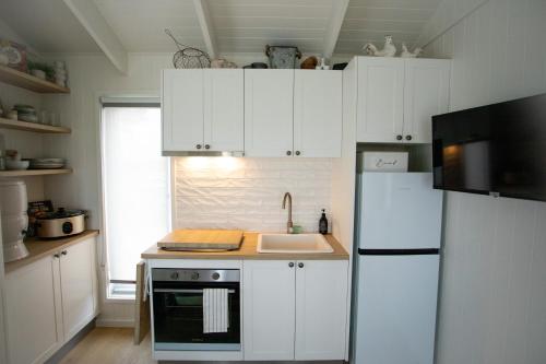 المرافق, Gumnut Cottage Gippsland - Tiny Eco Stay w King Bed & Mountain Views in Heyfield