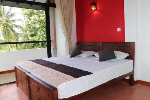 Beautiful Lake View Bungalow in Madampe