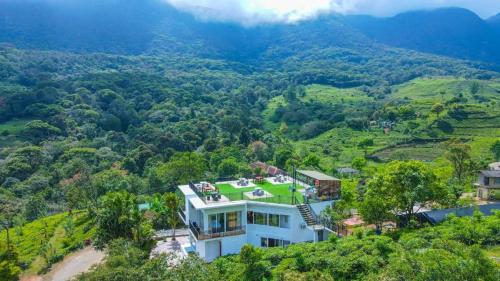 . Sinharaja Tea Garden Hotel