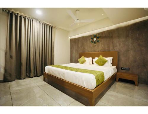 Hotel R City Inn, Rajkot