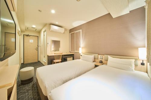 Economy Twin Room - Smoking image 5