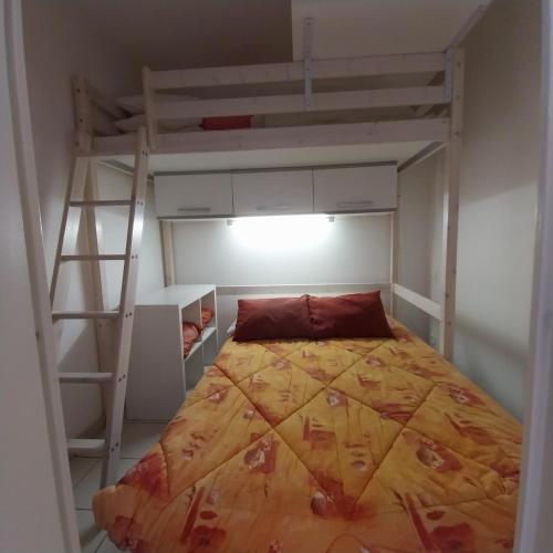 One-Bedroom Apartment image 7