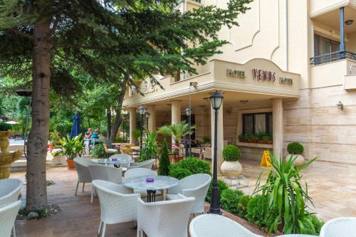 Hotel Venus – Sunny Beach, WY