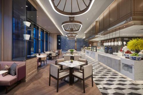 Restaurant, Hyatt Regency Hangzhou International Airport in Hangzhou