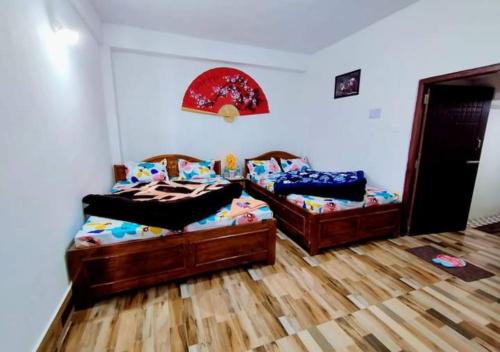 2 double beds