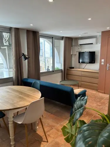 Appartement coeur de ville -Clim, ascenseur, wifi- photo 2