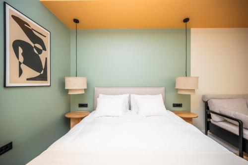 Superior Double Room image 10