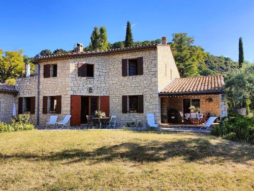 Maison spacieuse idéale pour vacances en famille gîte à louer Montbrun-les-Bains