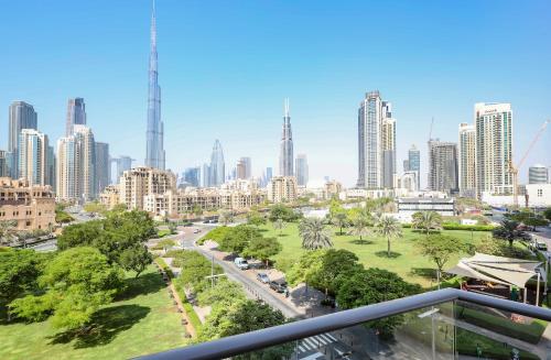 Elite LUX Holiday Homes - Luxe 2BR Stunning Burj Khalifa View Downtown Dubai - image 8