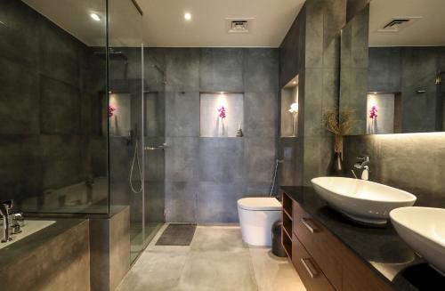 Elite LUX Holiday Homes - Luxe 2BR Stunning Burj Khalifa View Downtown Dubai - image 14