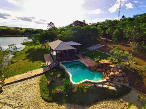 Chalé com hidromassagem e piscina natural defronte Lagoa Lagoa na Serra do Cipó (Chale com hidromassagem e piscina natural defronte Lagoa Lagoa na Serra do Cipo) in Jaboticatubas